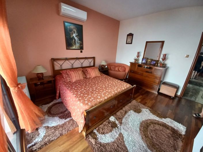 Image No.10-4 Bed House for sale