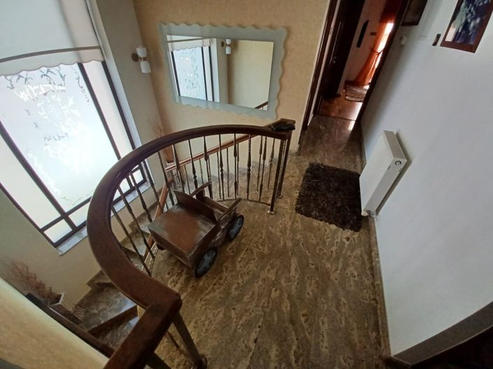 Image No.8-4 Bed House for sale