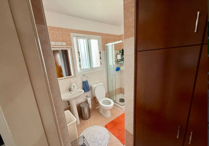 Image No.6-4 Bed House for sale