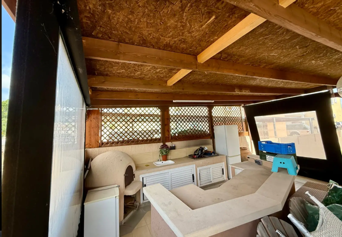 Image No.8-4 Bed House for sale