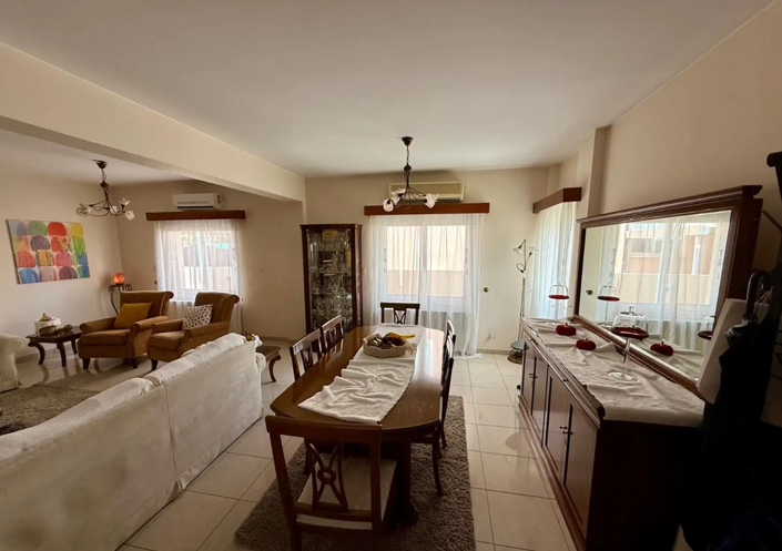 Image No.9-4 Bed House for sale