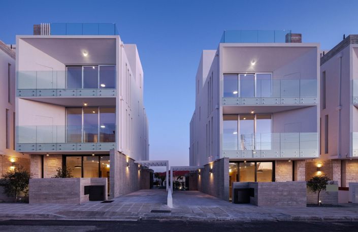 Image No.1-4 Bed House for sale