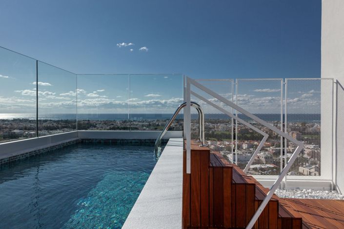 Image No.2-4 Bed House for sale