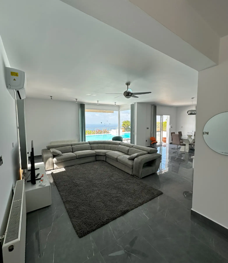 Image No.12-4 Bed House for sale