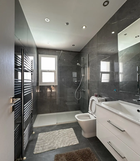 Image No.5-4 Bed House for sale