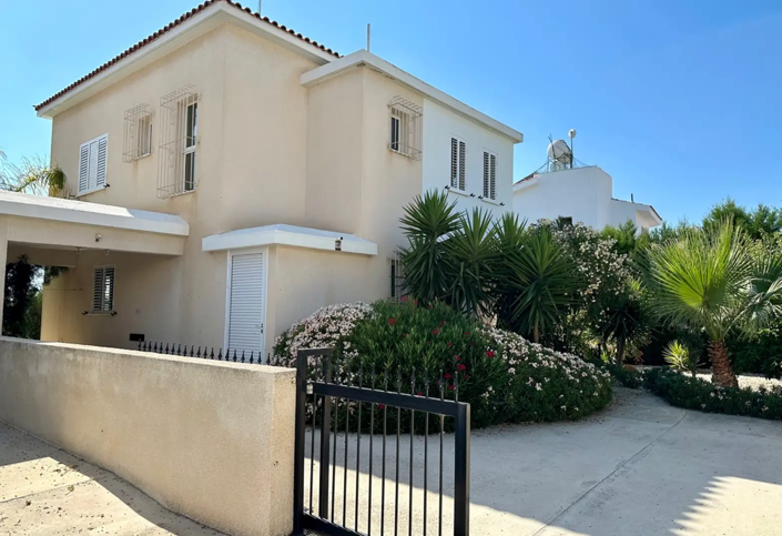 Image No.10-3 Bed Villa for sale