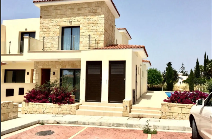 Image No.1-2 Bed House for sale