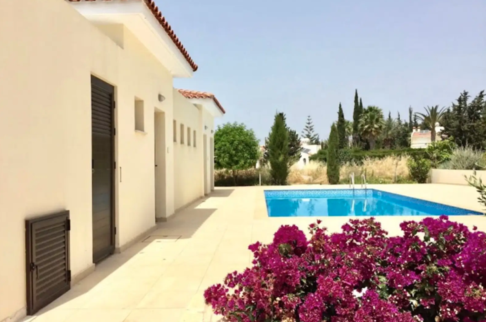 Image No.5-2 Bed House for sale