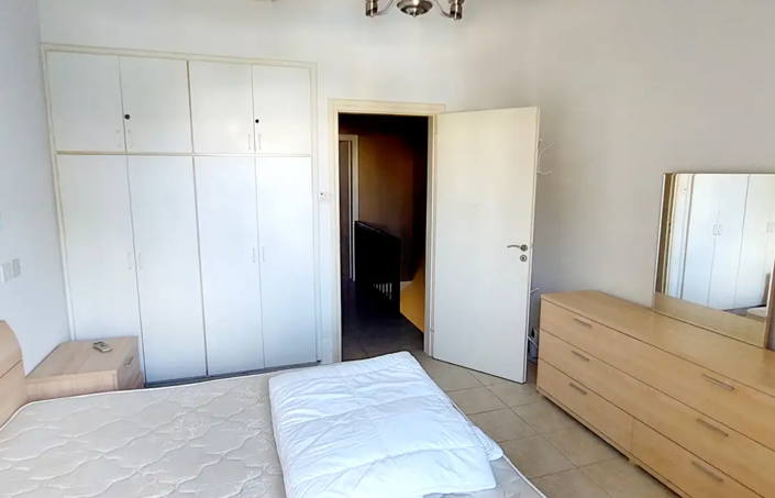 Image No.5-2 Bed House for sale