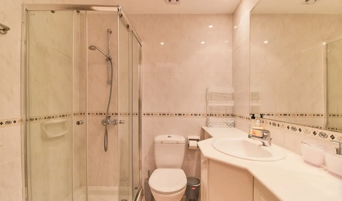 Image No.7-3 Bed House for sale