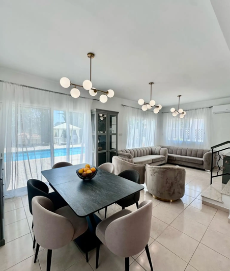 Image No.10-3 Bed Villa for sale