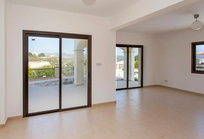 Image No.2-4 Bed Villa for sale