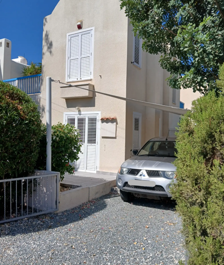 Image No.1-3 Bed House for sale