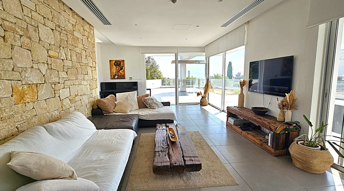Image No.1-5 Bed House for sale