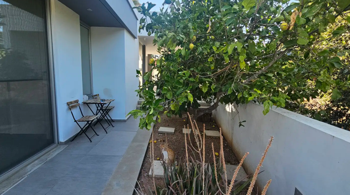 Image No.11-5 Bed House for sale