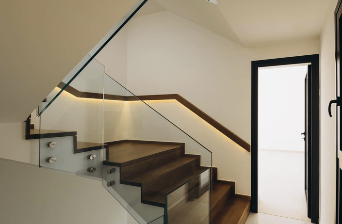 Image No.2-Villa de 5 chambres à vendre à Agios Tychonas