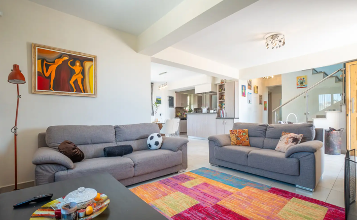 Image No.6-4 Bed House for sale