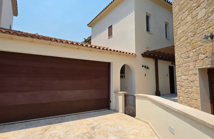 Image No.1-4 Bed Villa for sale