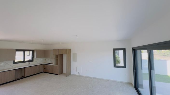 Image No.9-2 Bed House for sale