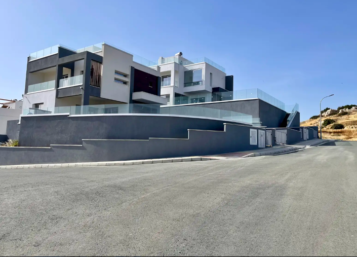 Image No.3-3 Bed Villa for sale