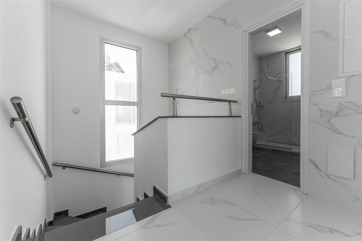 Image No.21-5 Bed Villa for sale