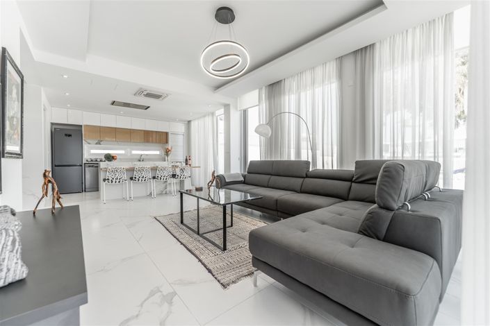 Image No.27-5 Bed Villa for sale