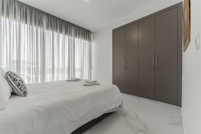 Image No.5-5 Bed Villa for sale