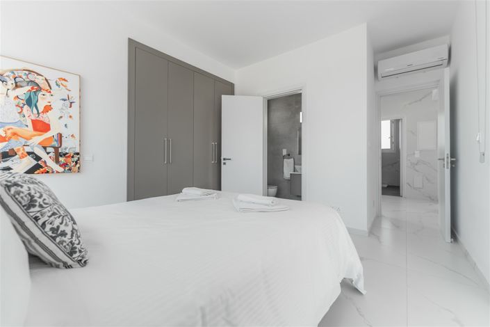 Image No.9-5 Bed Villa for sale