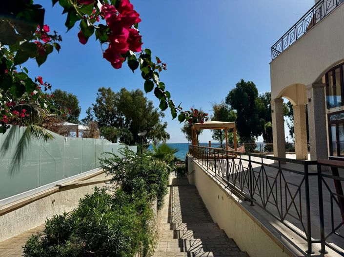 Image No.17-4 Bed House for sale