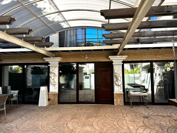 Image No.20-4 Bed House for sale