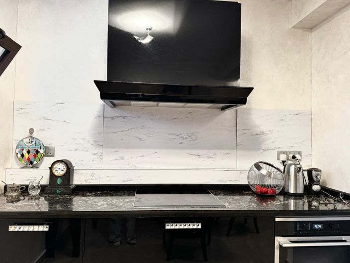 Image No.8-4 Bed House for sale