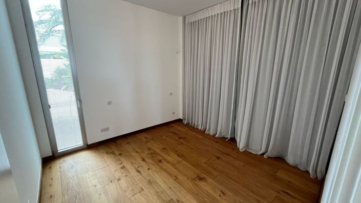 Image No.10-5 Bed Villa for sale