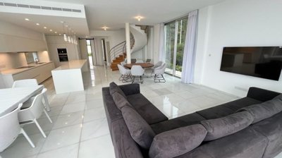 99d461ba-023f-4bf9-bb57-42161fb8fd2d