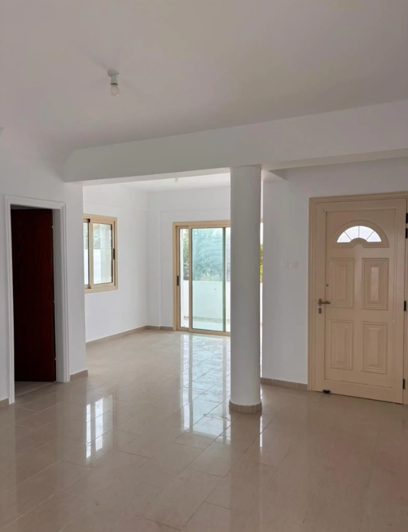 Image No.1-3 Bed House for sale