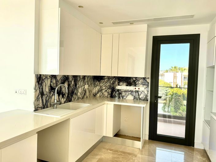 Image No.6-3 Bed Apartment for sale