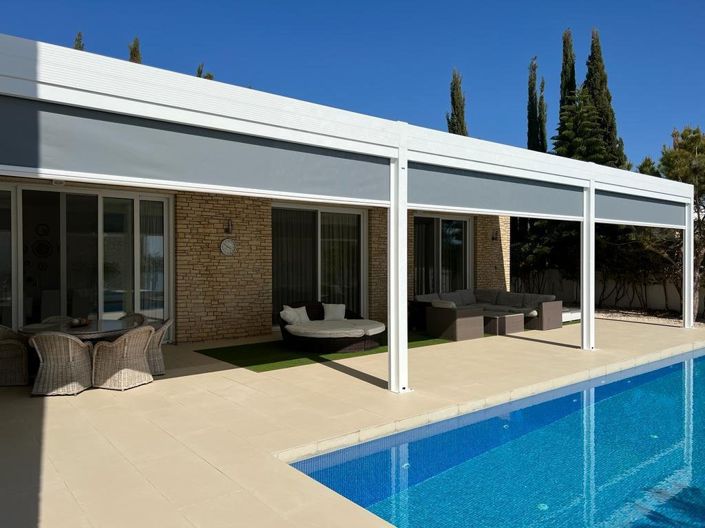 Image No.2-Villa de 4 chambres à vendre à Peyia