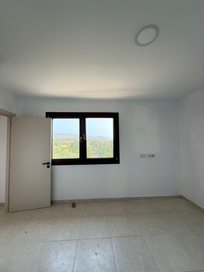 Image No.2-Villa de 7 chambres à vendre à Moni