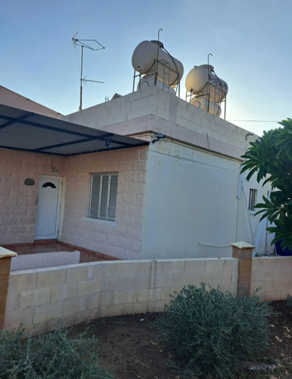 Image No.5-2 Bed House for sale