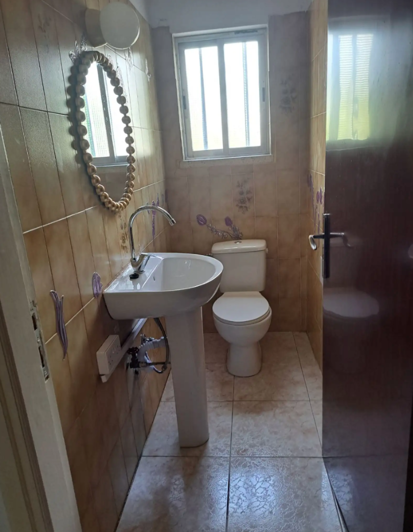 Image No.8-2 Bed House for sale