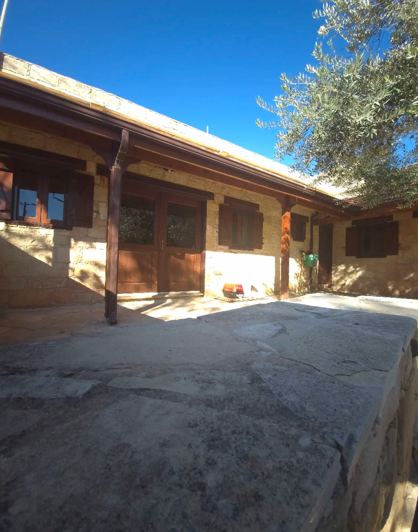 Image No.1-3 Bed House for sale