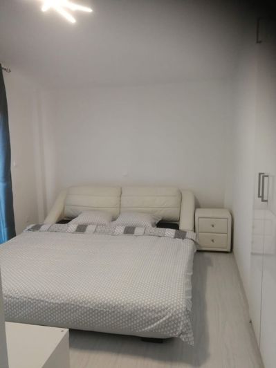 Image No.8-5 Bed House for sale