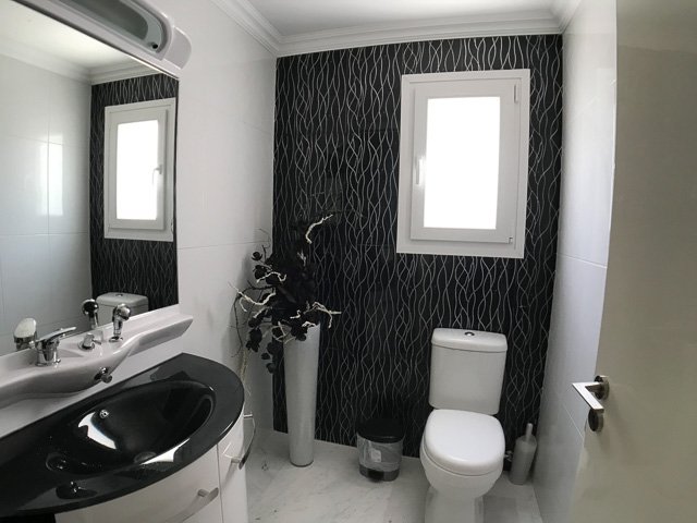 Image No.7-7 Bed Villa for sale