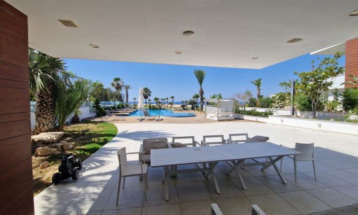 Image No.18-6 Bed House for sale