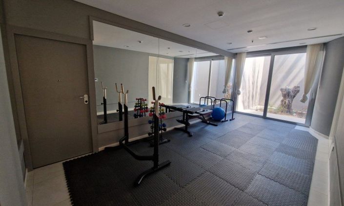 Image No.25-6 Bed House for sale