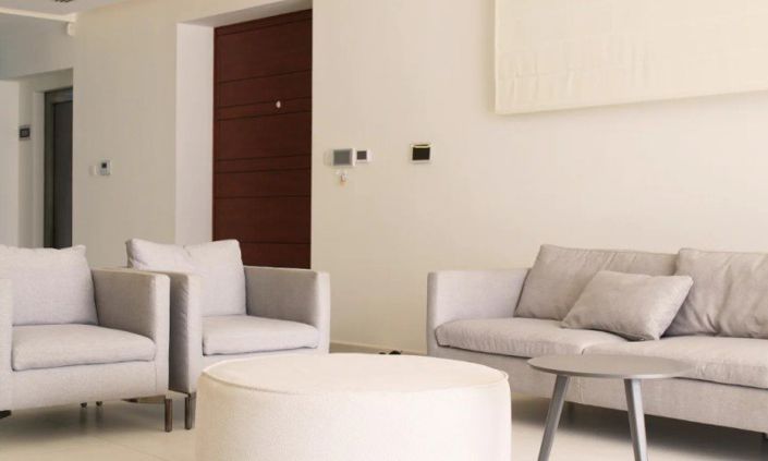 Image No.4-6 Bed House for sale