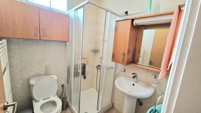 Image No.12-3 Bed House for sale