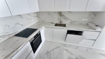 fa642370-2400-4e1c-a2a2-5b8097622c0d