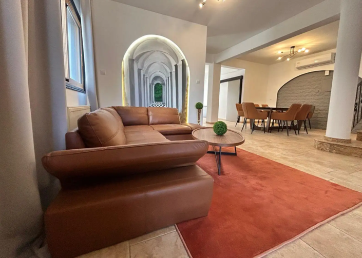 Image No.10-4 Bed House for sale