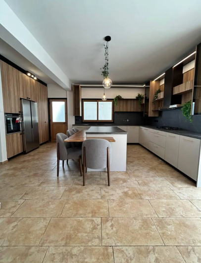 Image No.12-4 Bed House for sale