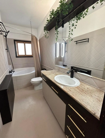 Image No.3-4 Bed House for sale